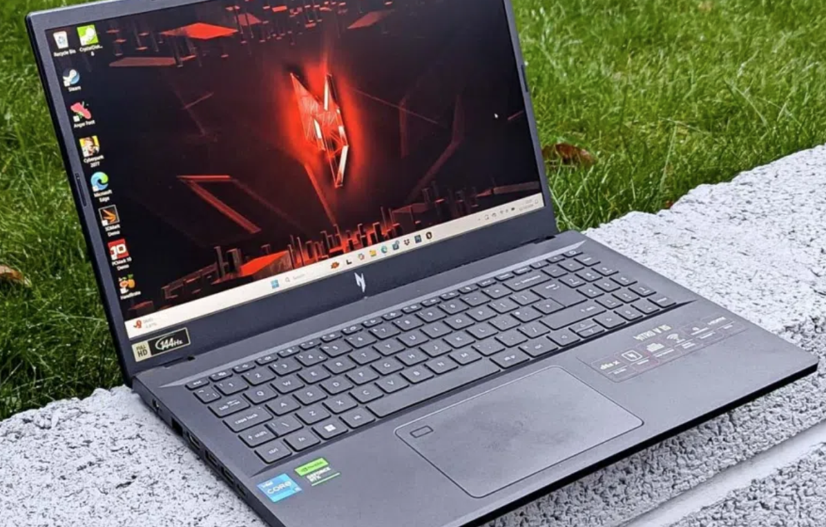 لابتوب احترافي قوي جدًا للبيع – استعمال خفيف - إعلان في كمبيوترات